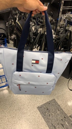 شنطة ماركة تومي هيفيقر