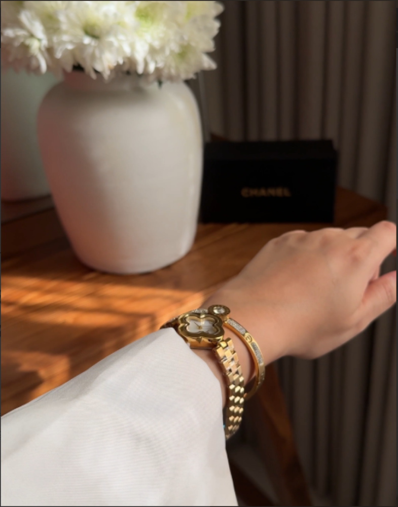 لا تكتفِ بالعادي: 10 أفكار اكسسوارات للنساء تعكس الفخامة في كل هدية من أوصاف