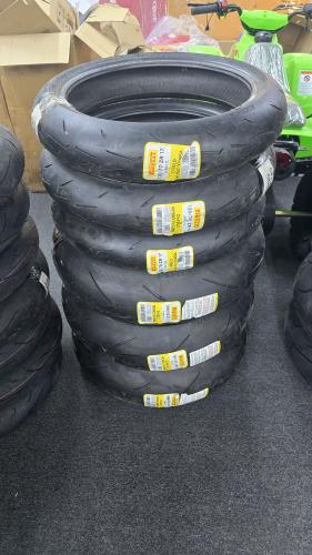 طقم كفرات ريس شركةPirelli lموديل 2024