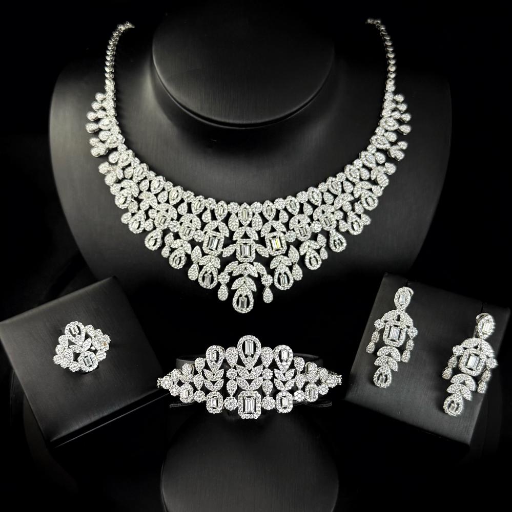 طقم سهرة فاخر فضي ٤ قطع من رامس