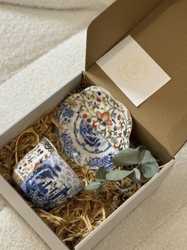 كوب مع بوكس هديه وكارد اختياري