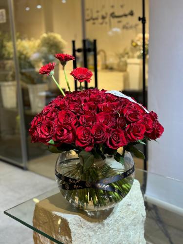 فازة ورد احمر