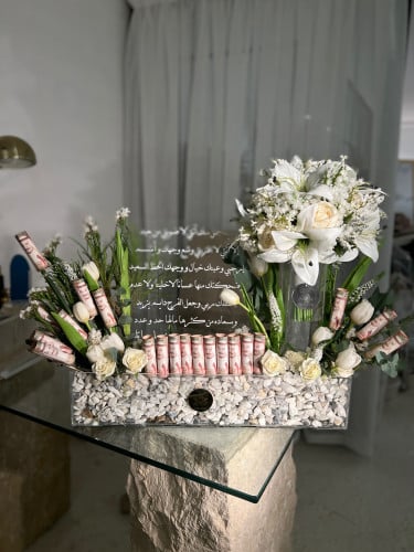 هديه عروس ( مسكه - لوح اهداء - مع قاعده اكريلك وورد