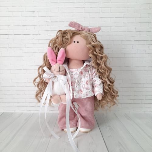 الدمية كراميلا