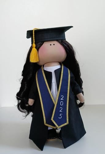 دمية تخرج 2025