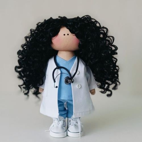 دمية الدكتورة شعر كيرلي