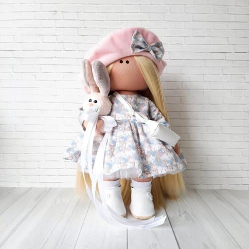 دمية كيان بشعر اشقر ناعم