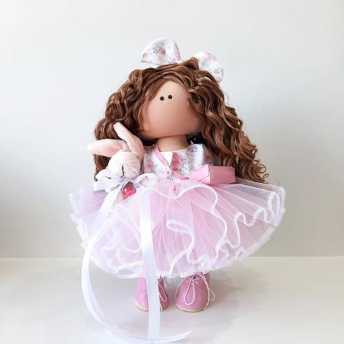 الدمية سوسو بفستان وردي