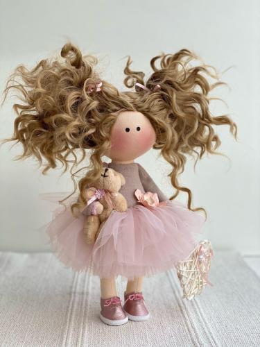 الدمية نجلاء