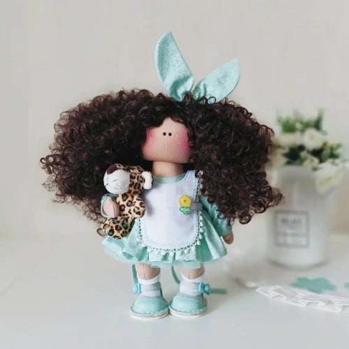 الدمية سارونة