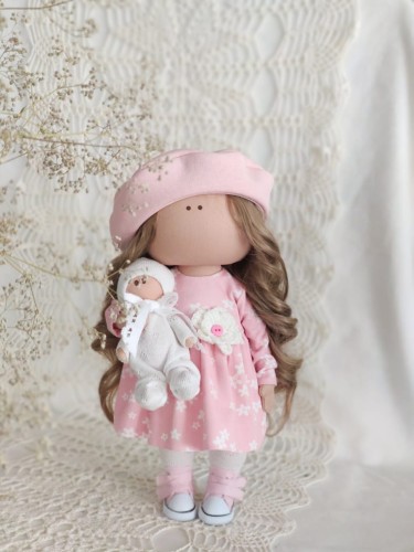 الدمية شادن مع بيبي