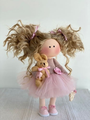 الدمية نجلاء