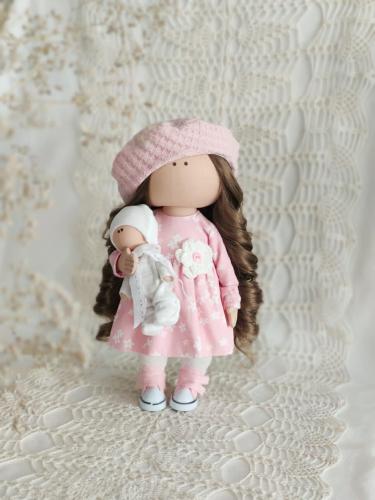 دمية شادن مع بيبي