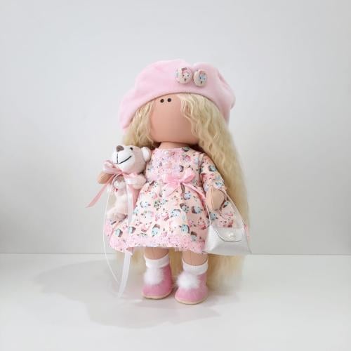 الدمية كاندي بشعر أشقر