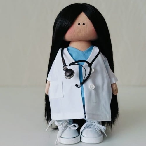 دمية الدكتور