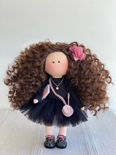 الدمية لبنى