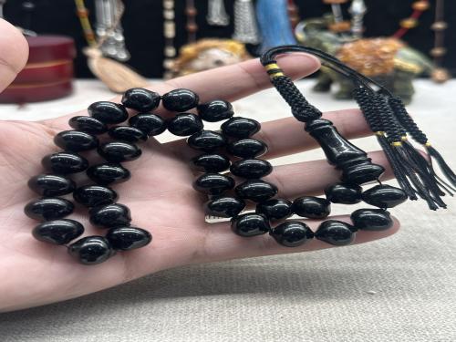 اندر انواع الكهرمان ( اولتو ) كهرمان اسود طبيعي قص اسطنبولي ٣٢ جرام ١٢ مل ٣٣ خرزه