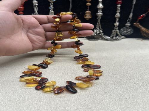 عقد كهرمان نسائي ١٨ جرام