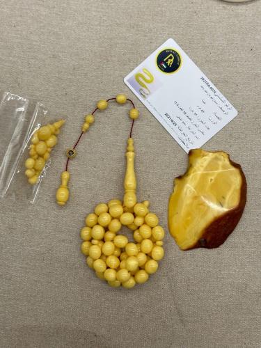 كهرمان بولندي حجر واحد فخامه ٤١ جرام ٥١ خرزه ١٠ في ١١.٥ مل