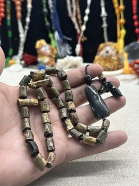 نوادر اليسر ( يسر وردي او ابيض ) خامه جدا نادره قص يدوي