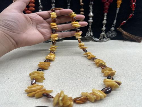 عقد كهرمان نسائي ٤٣ جرام