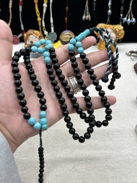 كاست اسود مع فيروز بعداد  11 مل 99 خرزه