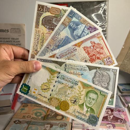 طقم الجحش حافظ الأسد حالة ممتازة جدا