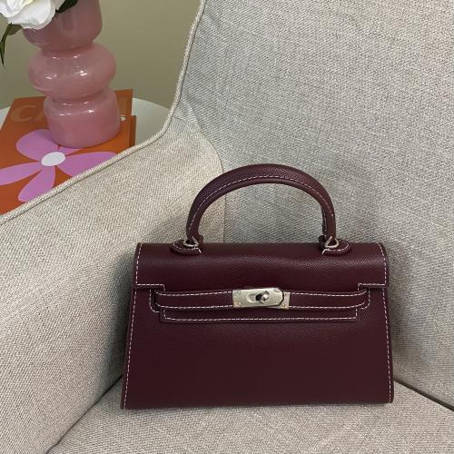 (خيوط بيضاء) Maroon