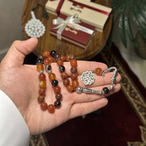 عقيق احمر