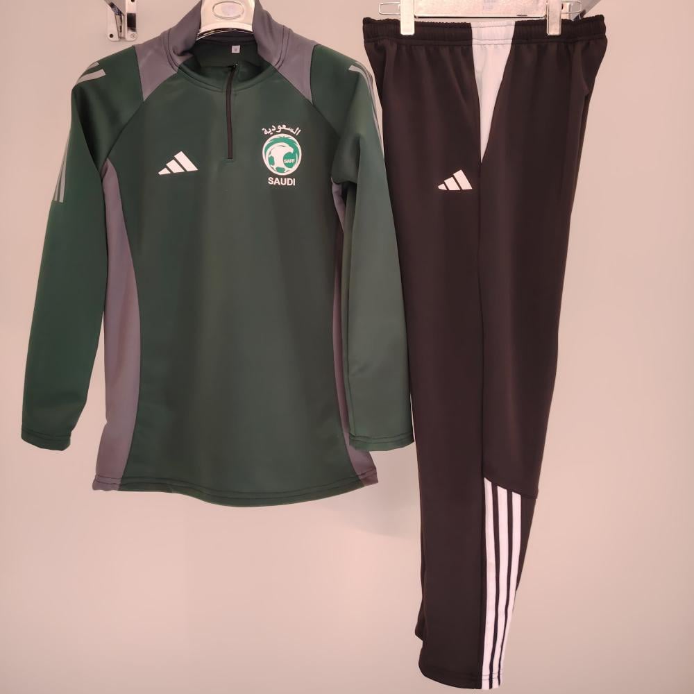 طقم سويتر المنتخب السعودي الجديد 2025