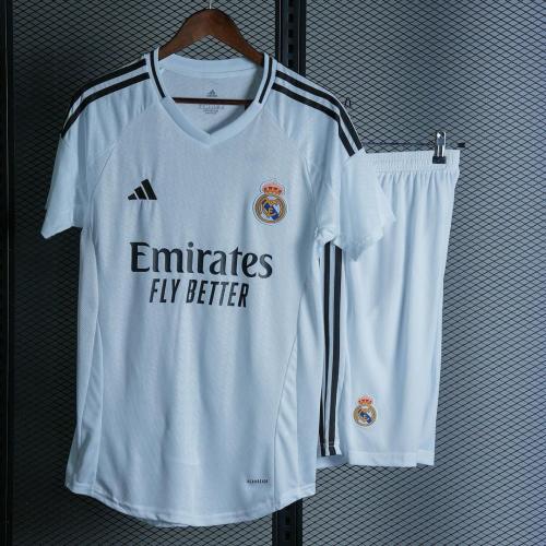 طقم نادي ريال مدريد الابيض