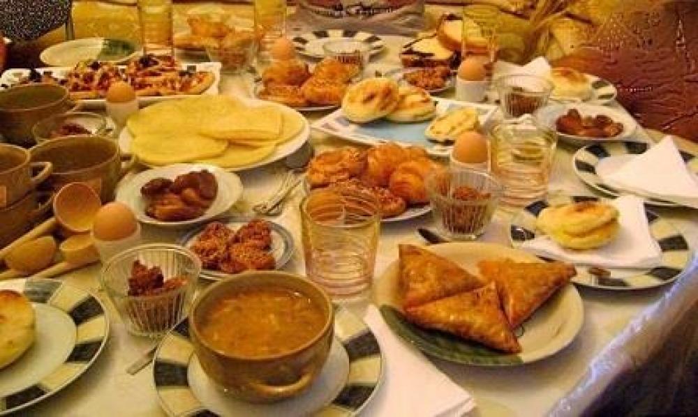 تجهيز أطباق رمضان: فنّ تقديم الطعام في الشهر الكريم