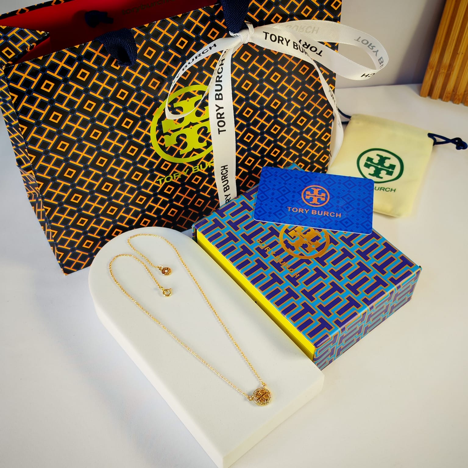 سلسال توري بورش Tory Burch Silver سلسال توري بورش Tory Burch Silver