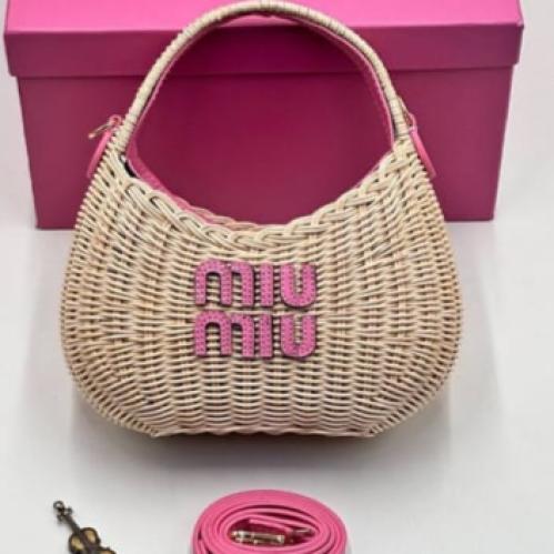 Miu Miu وردي