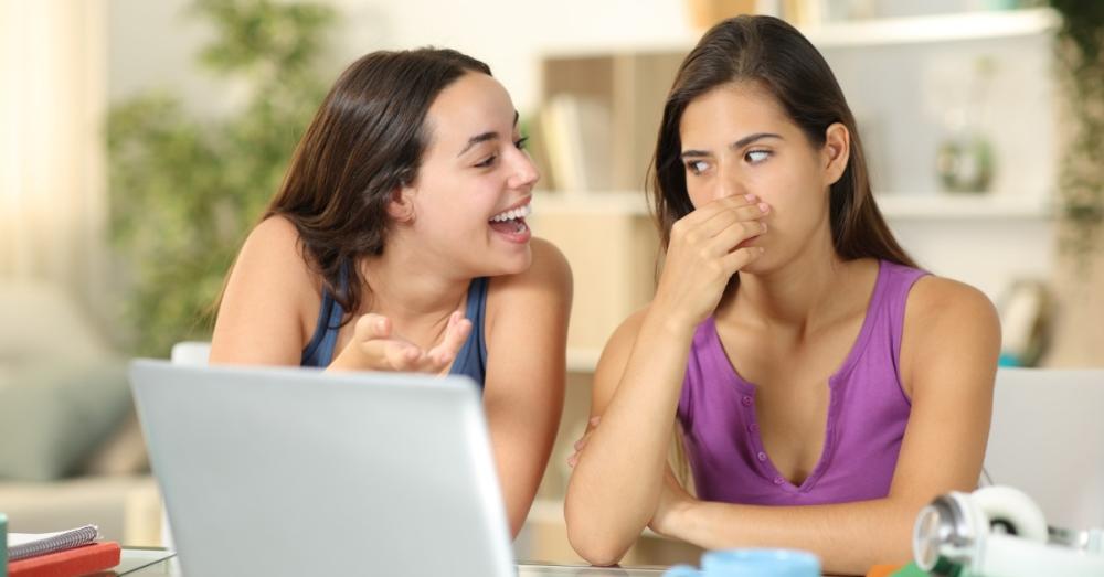 أسباب رائحة العرق الكريهة عند النساء وكيفية التخلص منها بسهولة