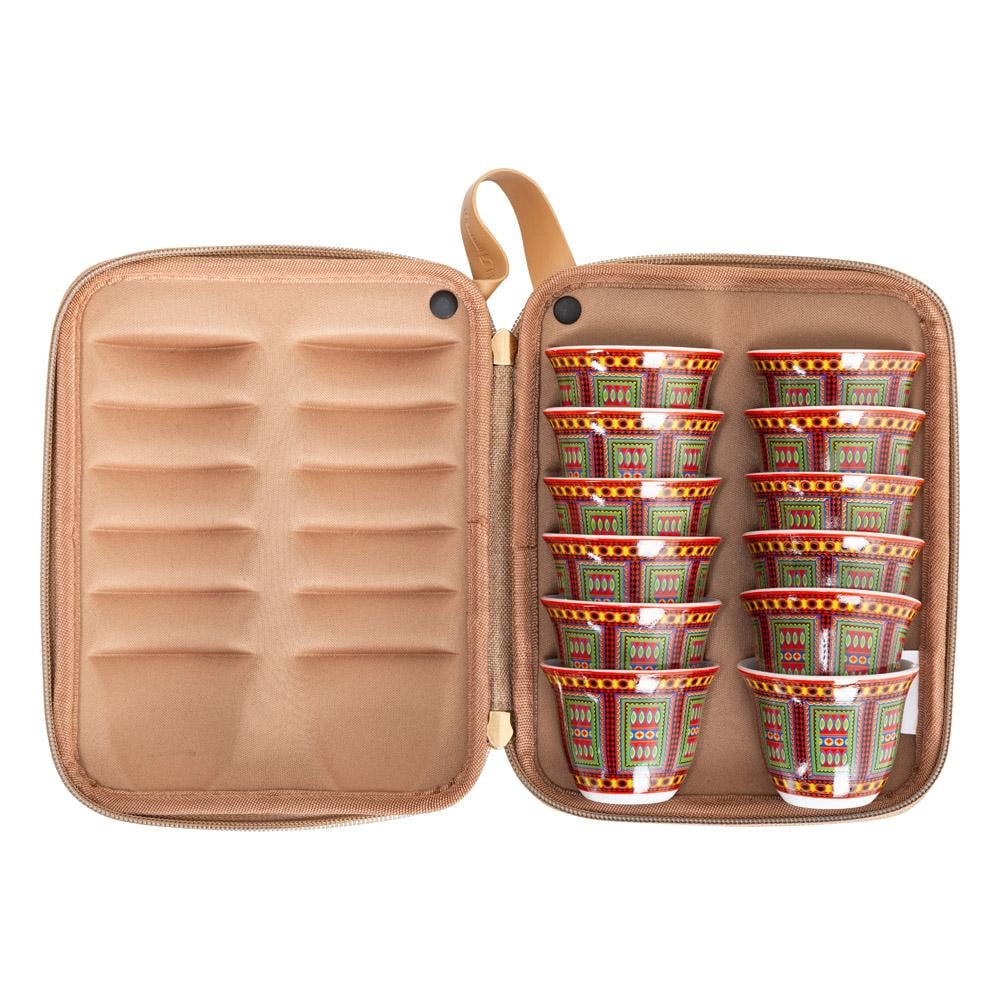 طقم 12 فناجيل قهوة بالنقش النجدي 16.7*24.2*7.9سم- تحمي الفناجين من الصدمات والرطوبة، سهلة الحمل والتنقل، مثالية للرحلات والتجمعات،ضمان 3 سنوات