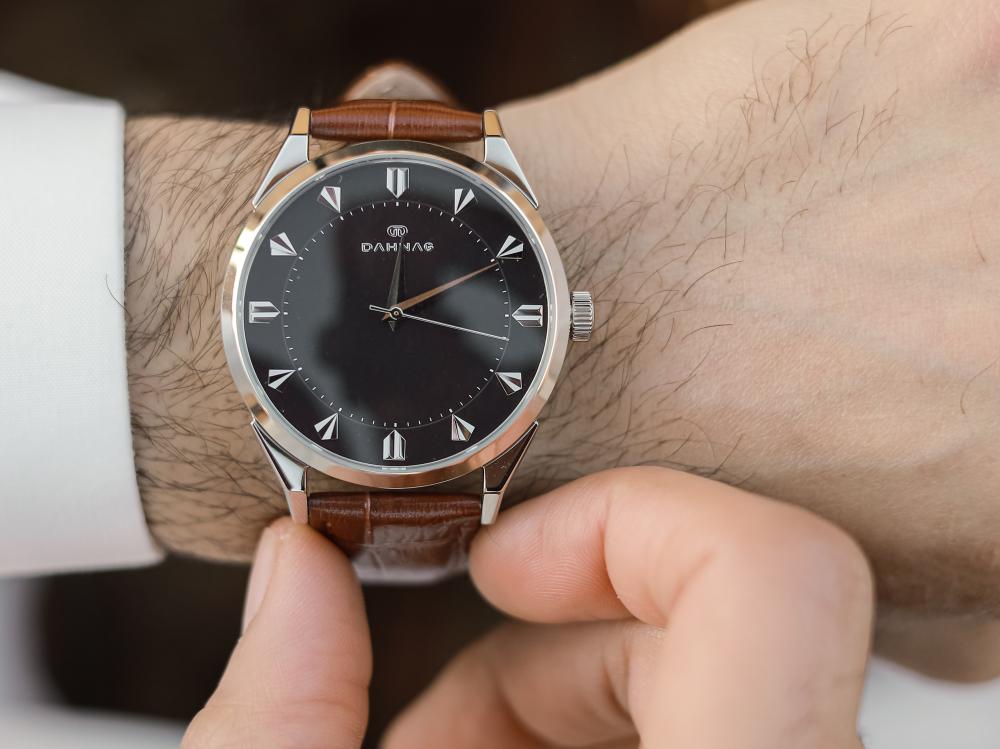 ساعة أرمان جلد بني و فضي 43