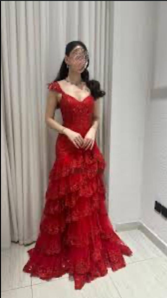 فستان دانتيل احمر