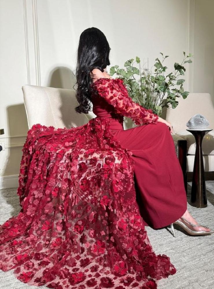 فستان احمر انيق