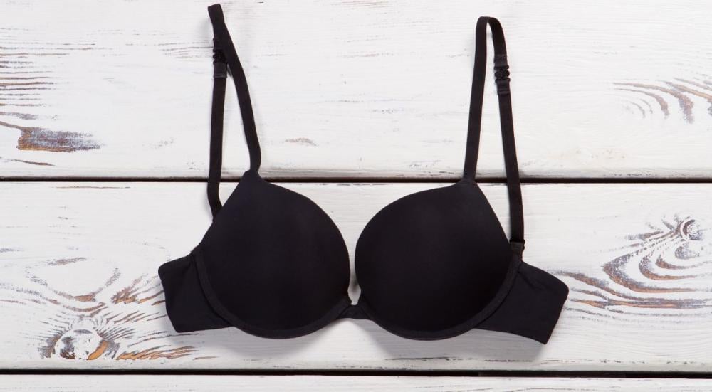 Black-bra-models