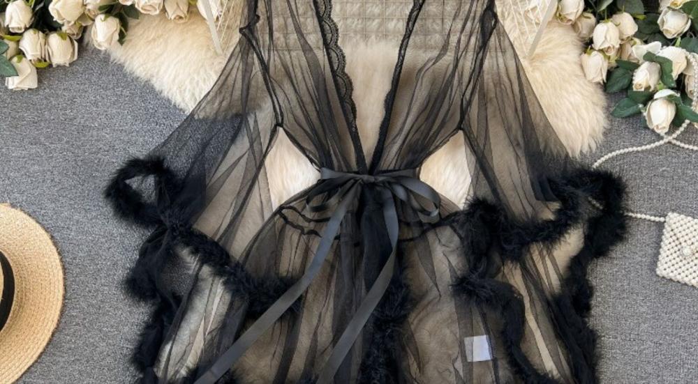 ملابس داخليه نسائيه شفافه