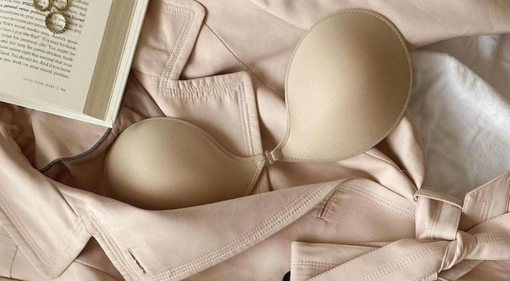 How-to-wear-a-silicone-bra