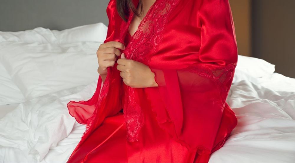 Womens nightgown models