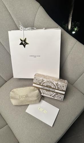 شنطة DIOR اصلي من هدايا البوتيك