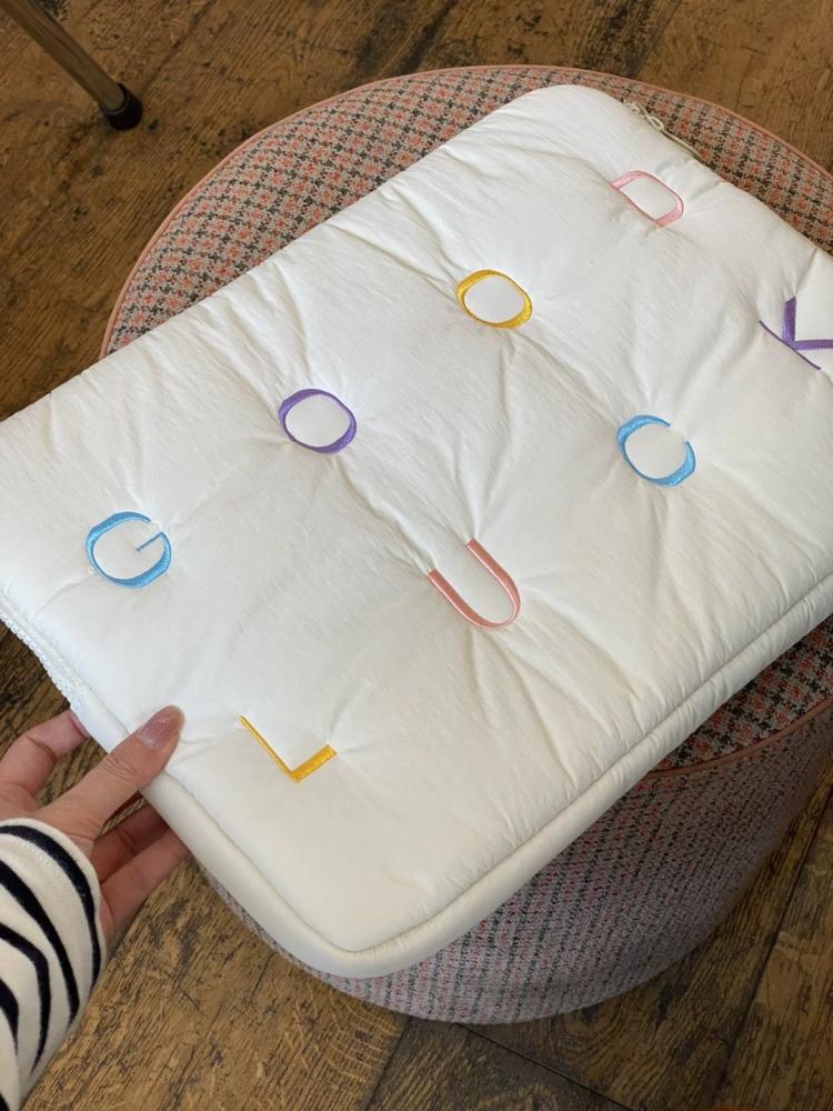 حقيبة باوتش  ارقام الحظ  للاجهزه المحموله  أنيقه وعمليه