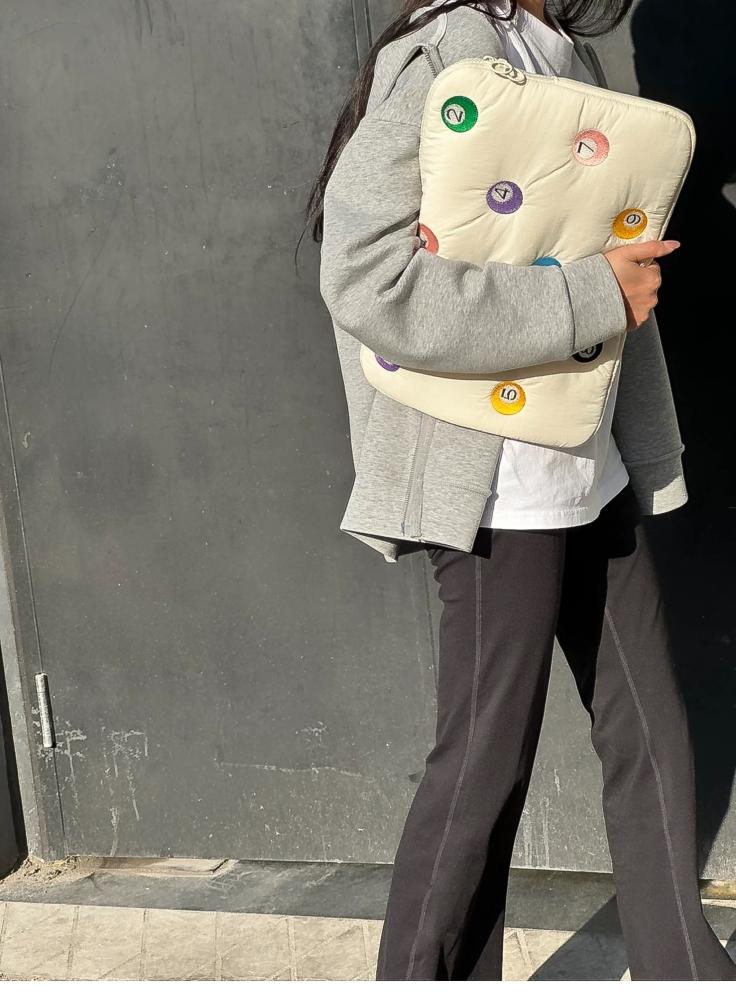 حقيبة باوتش  ارقام الحظ  للاجهزه المحموله  أنيقه وعمليه