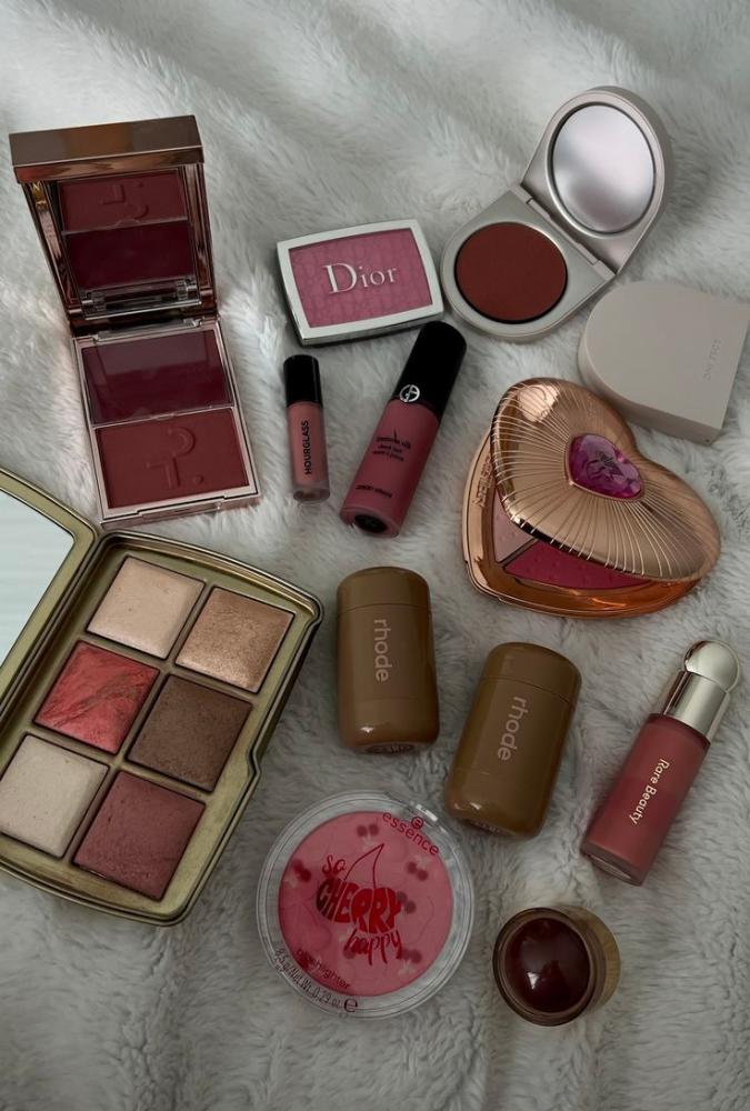 أحدث صيحات المكياج لعام 2026 وكيفية تطبيقها