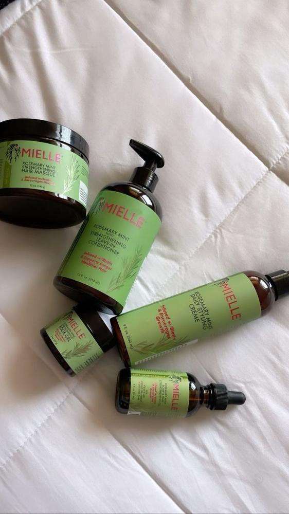 أسباب تساقط الشعر وأفضل المنتجات لعلاجه