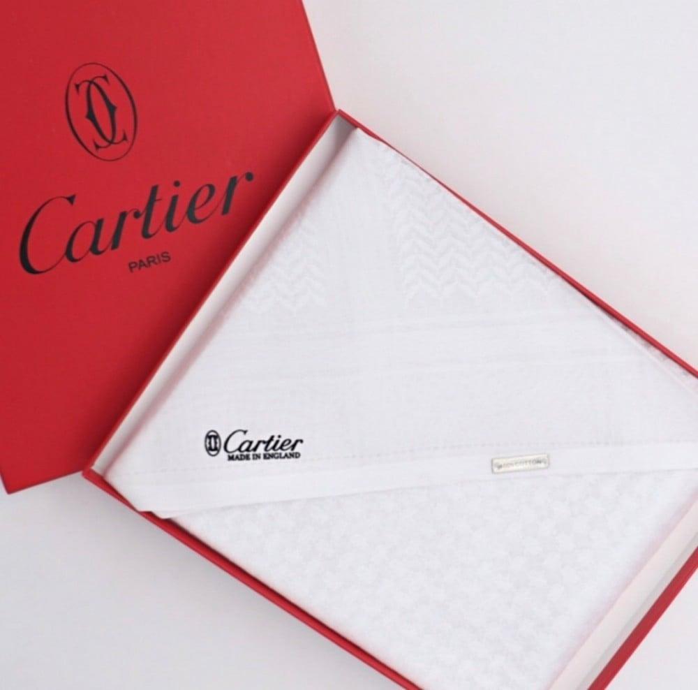 شماغ كارتير ابيض 2024