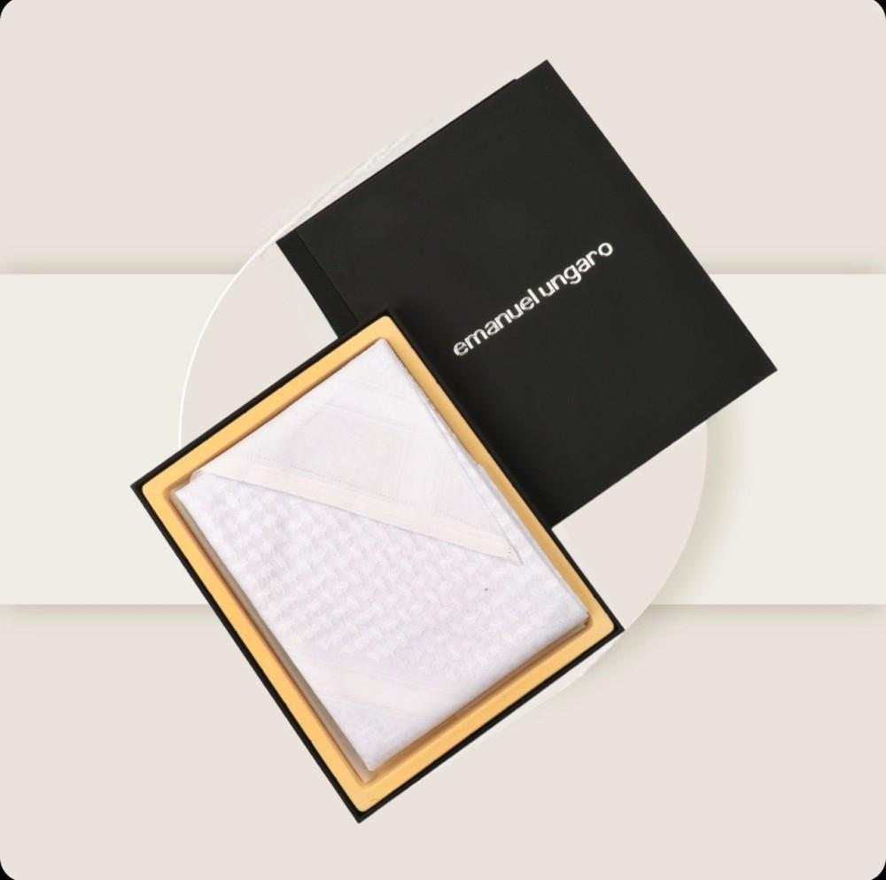 شماغ ايمانويل